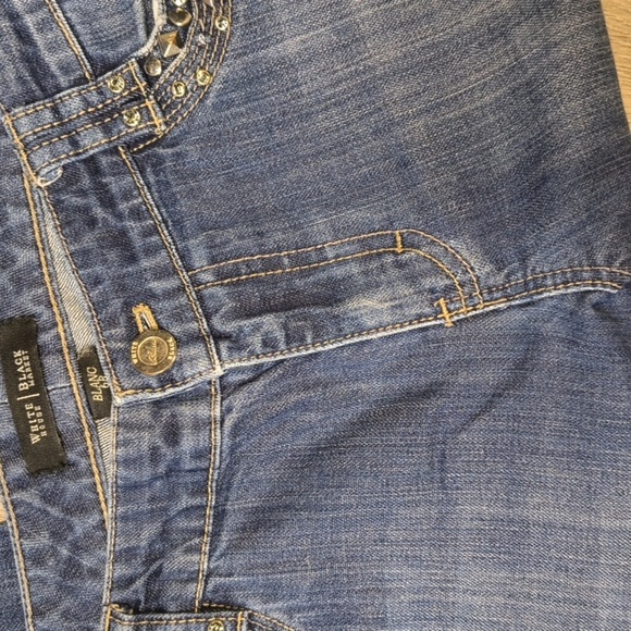 sac974👖WHBM Low Rise Boot Leg Size 6 w/ 32" Inseam Jeans - Picture 3 of 7